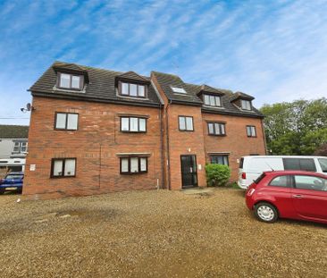 2 Bedroom Flat to Rent in Moor Road, Rushden, Northants, NN10 - Photo 1