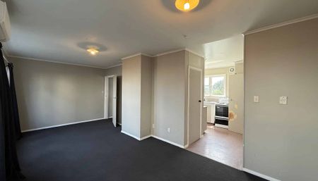 3 Bedrooms Cannons Creek - Photo 3