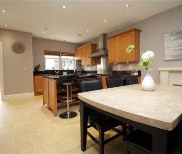 5 bedroom detached house to rent - Photo 2