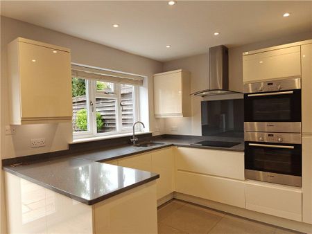 3 bedroom semi-detached house to rent - Photo 5