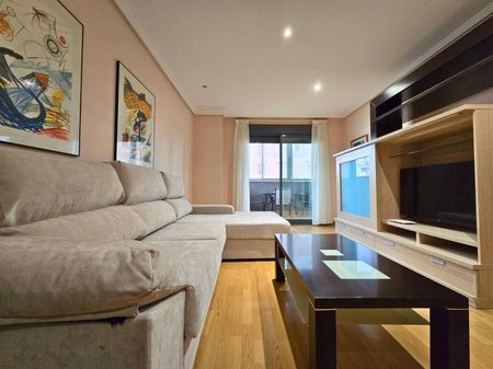 Piso de alquiler en Ciutat Universitària - Photo 2