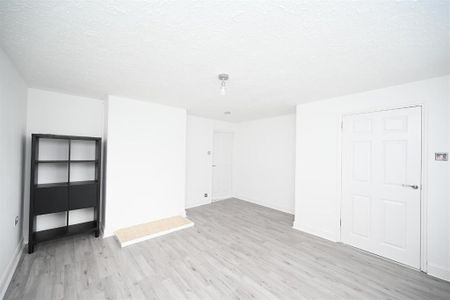 91 Knockleigh Drive, Carrickfergus, Greenisland, BT38 8UY - Photo 2