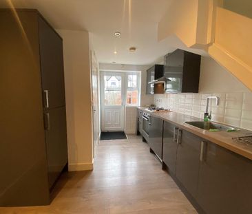 2 Bedroom End Terraced House To Rent - Photo 1