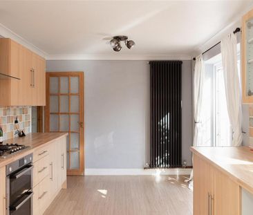 3 bedroom semi-detached house to rent - Photo 5
