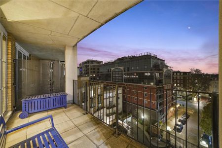 3 bedroom flat to rent - Photo 5