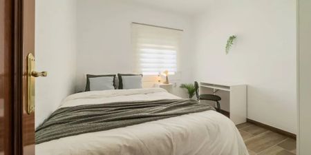 Carrer de les Acàcies, Barcelona, Catalonia 08027 - Photo 4