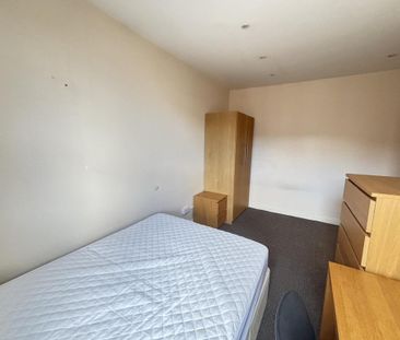 4 bedroom house to rent - Photo 3