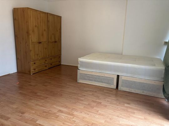 House share to rent - Photo 1