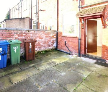 3 bedroom end of terrace house to rent - Photo 3