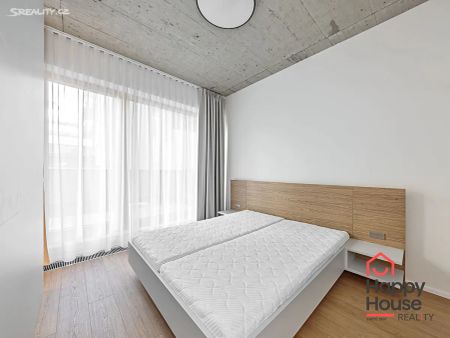 Pronájem bytu 1+kk 48 m² - Fotografie 4