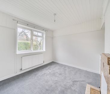 3 bedroom end of terrace house to rent - Photo 4