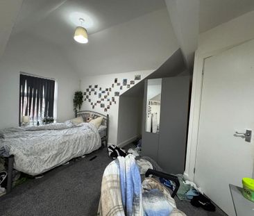3 bedroom flat to rent - Photo 2