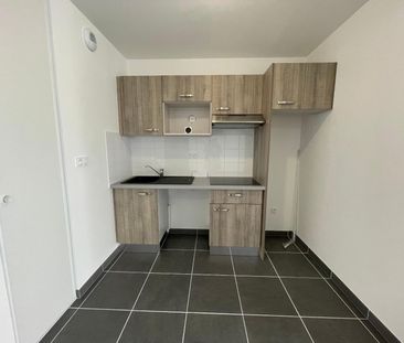 Location Appartement 3 pièces 62m² CHAMBRAY LES TOURS 37170 - Photo 2