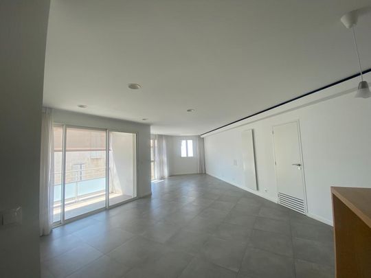 Location Appartement 4 pièces 128m² LA ROCHELLE 17000 - Photo 1
