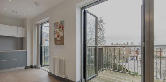 4 bedroom terraced house to rent - Photo 2