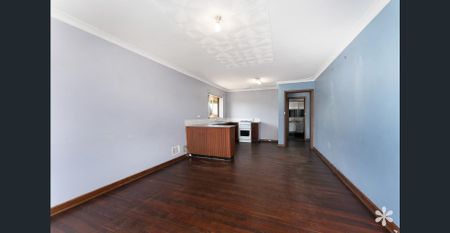 Charming Duplex - Photo 3