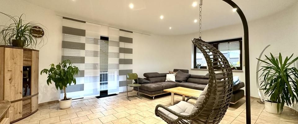 Attraktive 4,5-Zi-Wohnung mit Blick auf den Schloßberg inkl. EBK - frei nach Abstimmung! - Foto 1