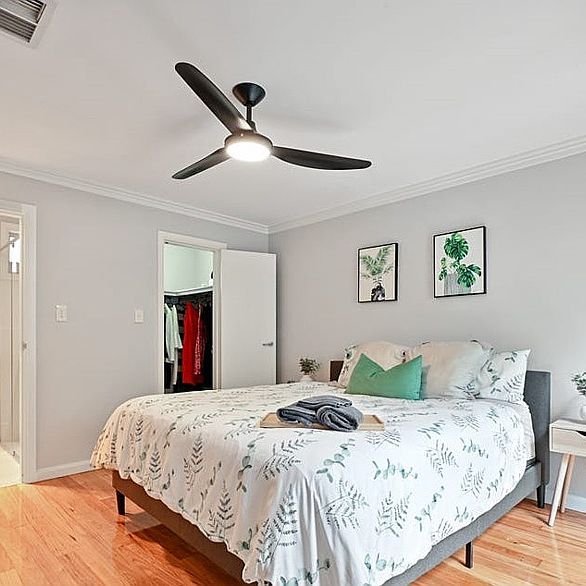 Secluded and stylish 3/4 warehouse conversion - Photo 1