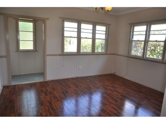 Value 3 Bedroom Home in a handy location - Photo 1