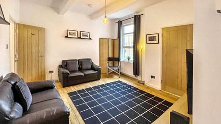 3 bedroom flat to rent - Photo 2