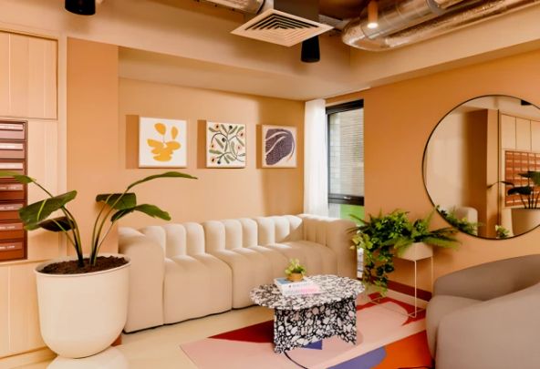 Extra Large Ensuite: Three Bed Flat - Photo 1