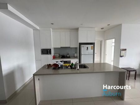 WELL-PRESENTED 2 BEDROOM UNIT UNIT - Photo 3