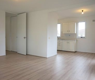 Family Home - Photo 6