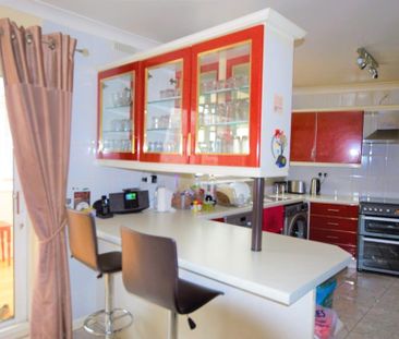 5 bedroom semi-detached house to rent - Photo 6