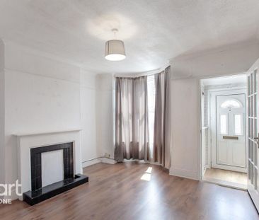 2 bedroom end of terrace house to rent - Photo 1