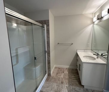 302 Burgess Crescent (Upper), Saskatoon Executive Family Home - Photo 3