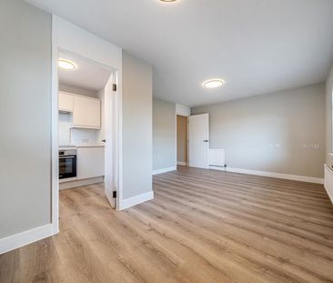 Racks Court, Guildford, GU1 - Photo 1