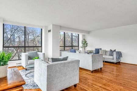 For Lease - 2900 Yonge Street, Toronto, Ontario - Photo 3