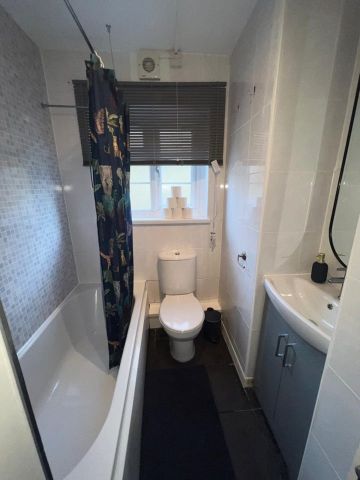 1 Bed Flat, Dorrick Court, SO15 - Photo 2