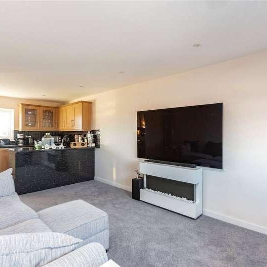 Alderney Gardens, Wickford, Essex, SS11 - Photo 1