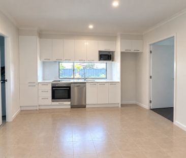 Petite 2 Bedroom Granny Flat in Caboolture South! - Photo 6