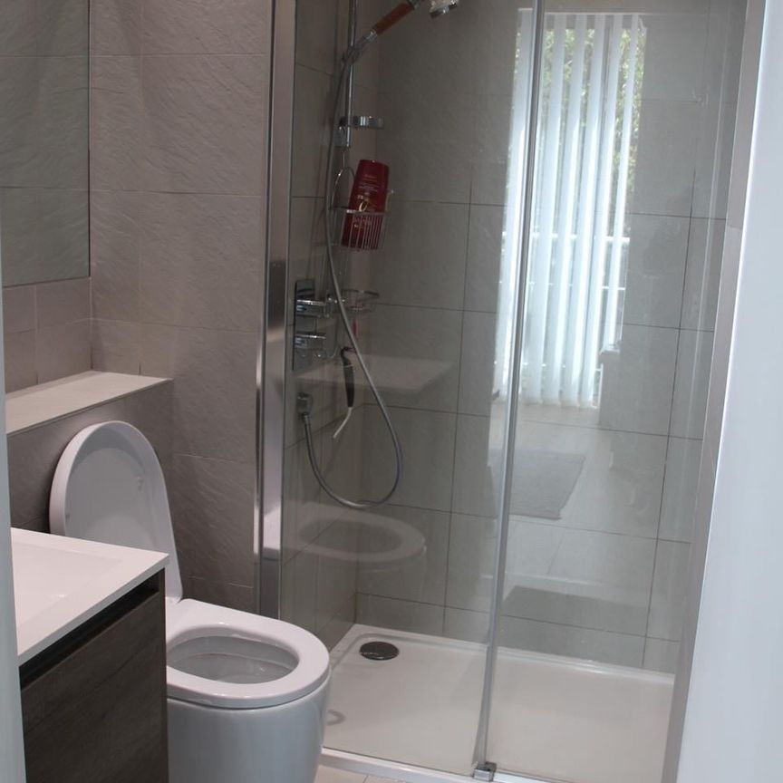 2 Bed Flat, Monza Street, E1W - Photo 1