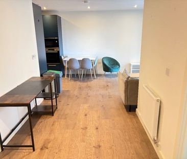 2 Bed Flat, Very Near Mary Neuner Road Area, N8 - Photo 3