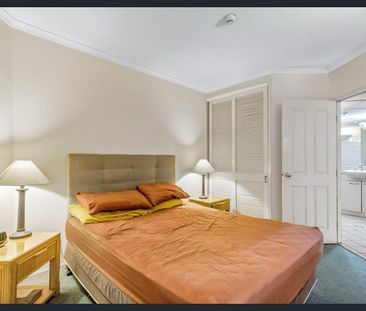 FURNISHED CBD UNIT! - Photo 3