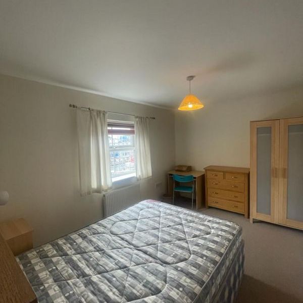 17 Goods Yard Close - Great Location & Off Street Parking Loughborough - Photo 1