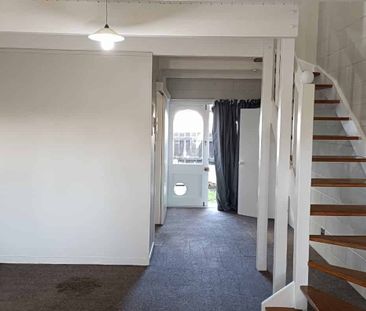 Freshly painted two bedroom Terrace house with a carport. - Photo 5