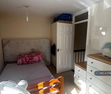 2 bedroom maisonette to rent - Photo 4