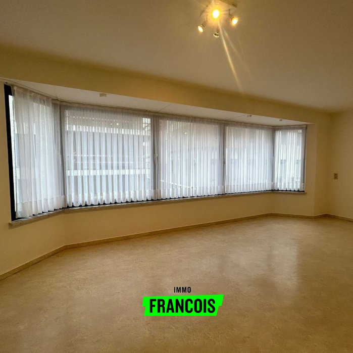 Uitzonderlijk goed onderhouden appartement te Hofstraat Oostende! - Photo 1