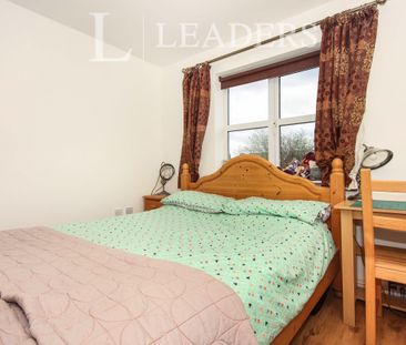 3 bedroom house to rent Sir Toby Belch Drive, Warwick, CV34 - Photo 3