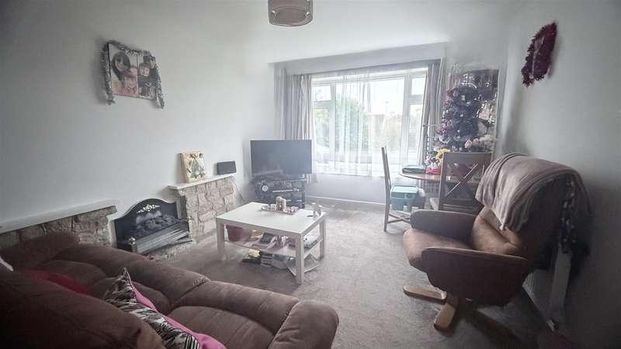 Coppice Avenue, Ferndown, BH22 - Photo 1