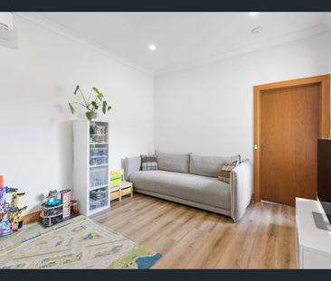 FAMILY HOME IN A PREMIUM BAYSIDE LOCATION - Photo 1