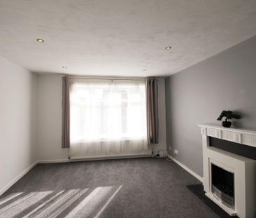 2 bedroom end of terrace house to rent - Photo 2