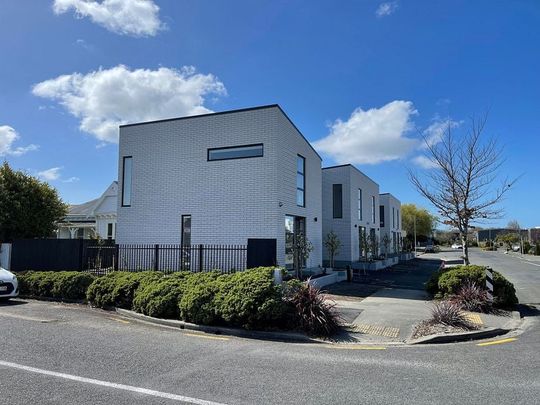 Townhouse, Riccarton - Furnished or Unfurnished - Photo 1