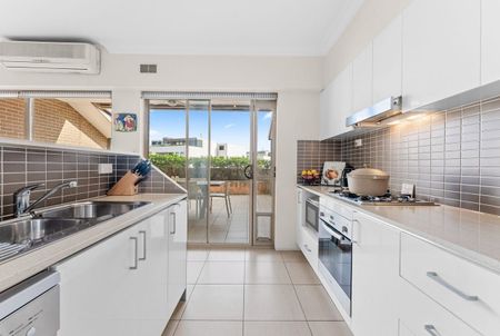 Spacious Apartment with Superb Entertaining Terrace - Photo 5