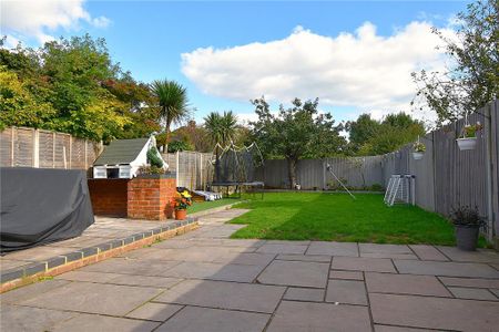 3 bedroom semi-detached house to rent - Photo 4