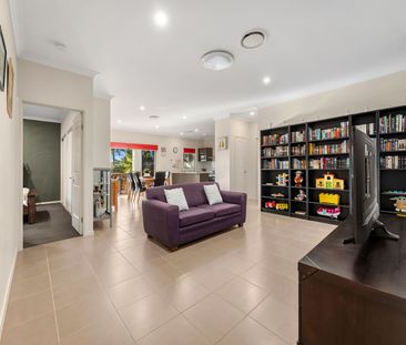 MODERN 3 BEDROOM HOME WITH DUCTED AIRCON & SOLAR - Photo 5